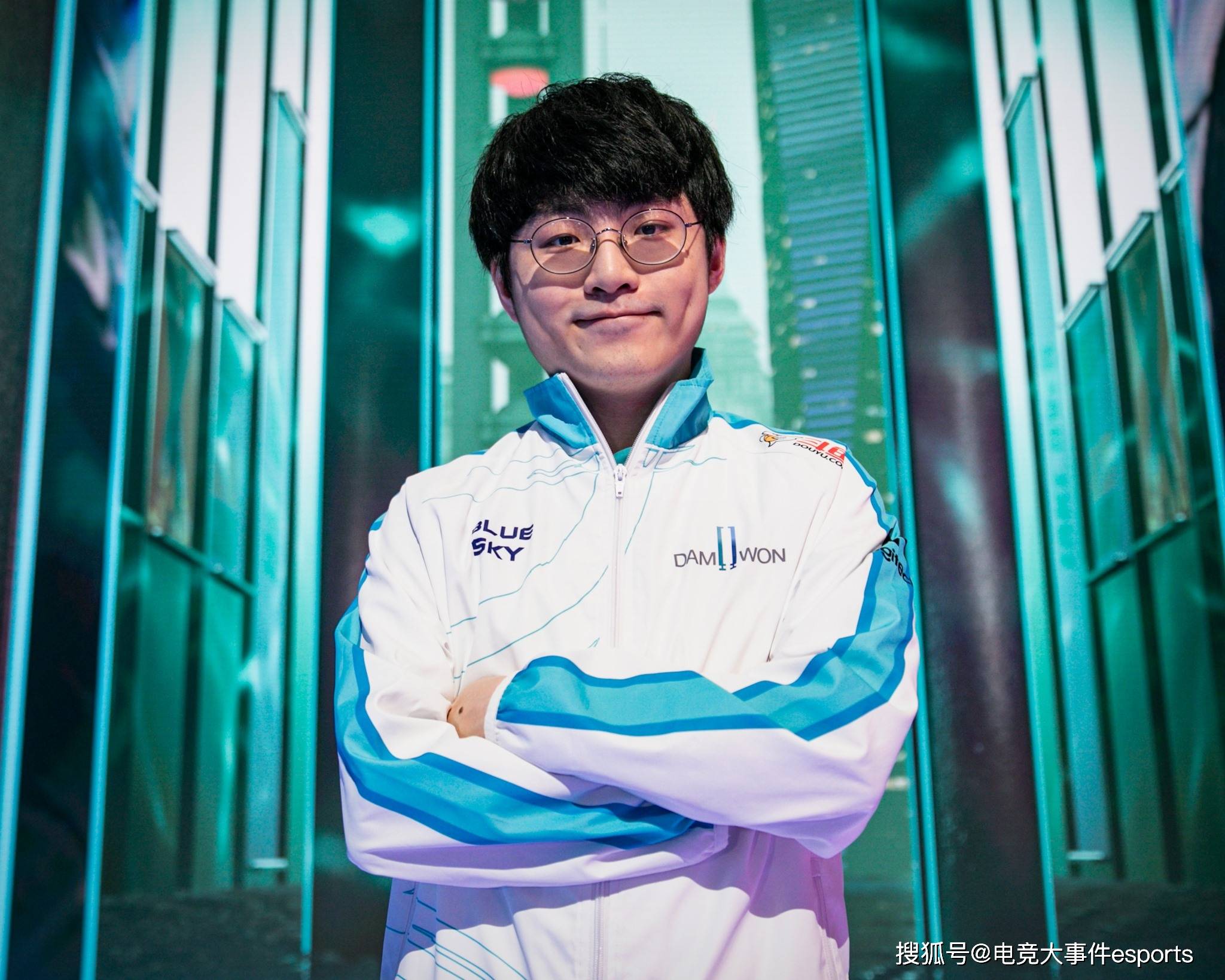 包含Doinb在SKT比赛中夺冠，晋级下一阶段引发热议！赢得满堂喝彩的词条-九游官方平台