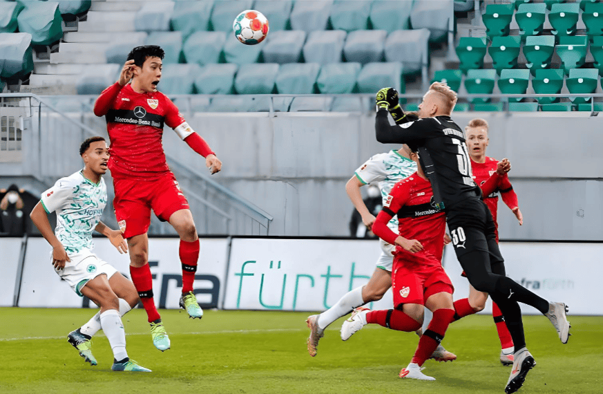 德国杯加时末段走向成谜，斯图加特状态回暖，赛场秩序良好，年轻球员得到机会的简单介绍-九游官方服务